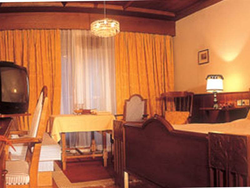 Q! Hotel Maria Theresia Kitzbuhel Luaran gambar